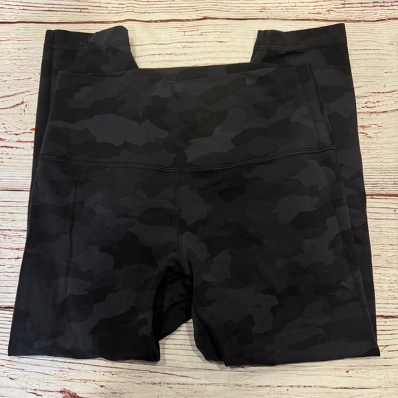 Lululemon Align Crop 23" in Heritage 365 Camo Deep Coal Multi Sz 10 - Picture 3 of 8